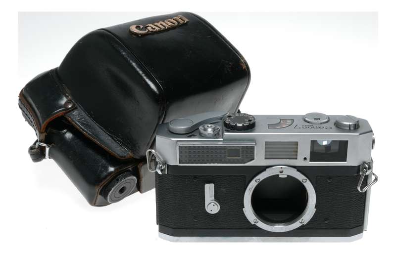 Canon Model 7 chrome vintage film camera 35mm rangefinder with case