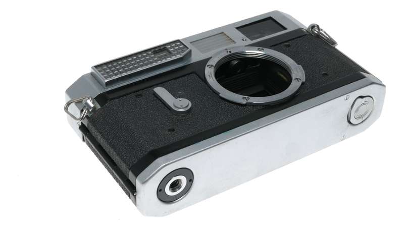 Canon Model 7 chrome vintage film camera 35mm rangefinder with case