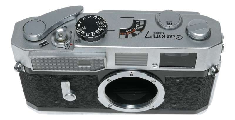 Canon chrome Model 7 antique 35mm film camera rangefinder with case