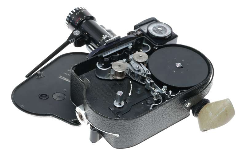 Bolex H8 Reflex camera 16mm Movie Som Berthiot Zoom 2.8/75mm Yvar
