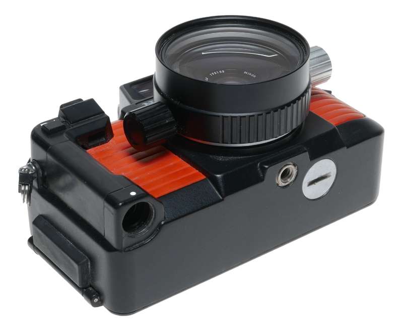 Nikonos-V Nikon under water film camera UW-Nikkor 28mm 1:3.5 Xtras set