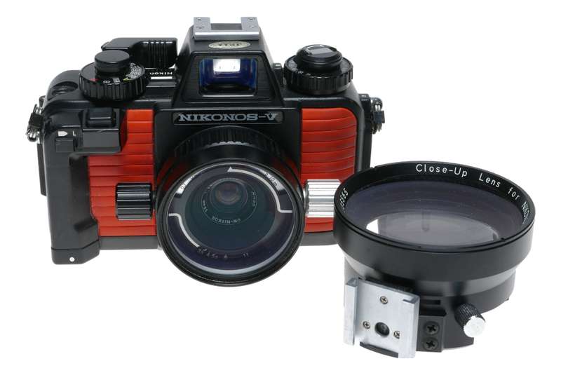 Nikonos-V Nikon under water film camera UW-Nikkor 28mm 1:3.5 Xtras set