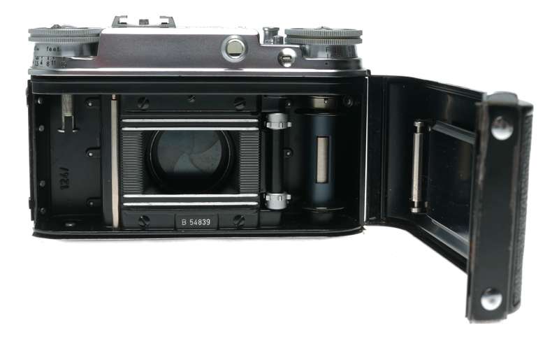 Voigtlander Ultron 2/50 mm vintage lens Prominent camera Proximeter hood set