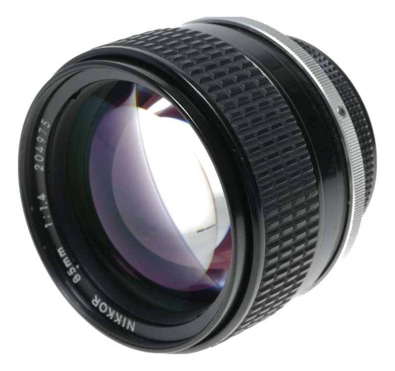 Nikkor 85mm 1:1.4 Nikon SLR vintage prime portrait lens filter caps