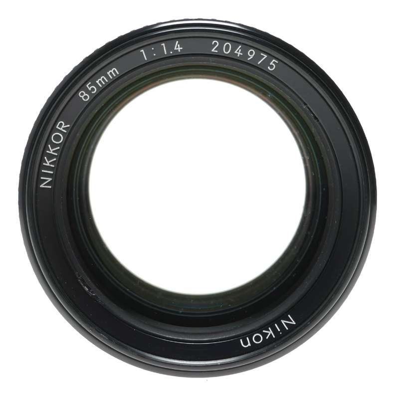 Nikkor 85mm 1:1.4 Nikon SLR vintage prime portrait lens filter caps