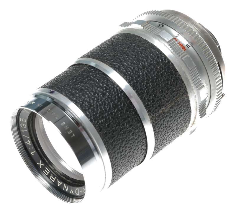 Super-Dynarex 1:4/135 Voigtlander tele lens for SLR f=135mm cased