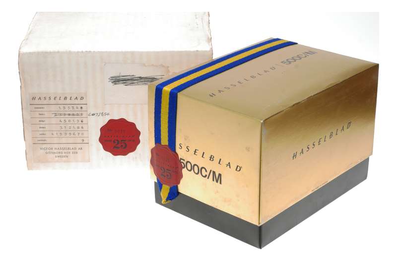 Gold Hasselblad 500CM 25 years Nr 0029 Original vintage manuals Box only