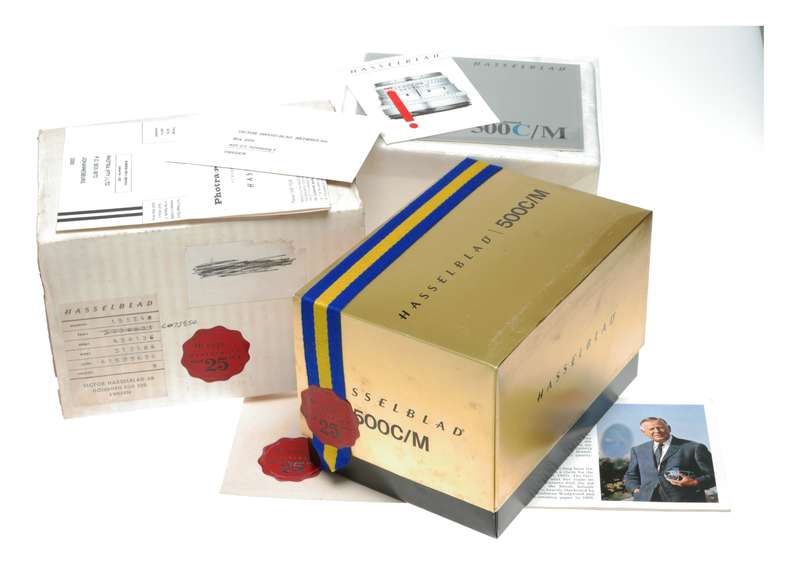 Gold Hasselblad 500CM 25 years Nr 0029 Original vintage manuals Box only