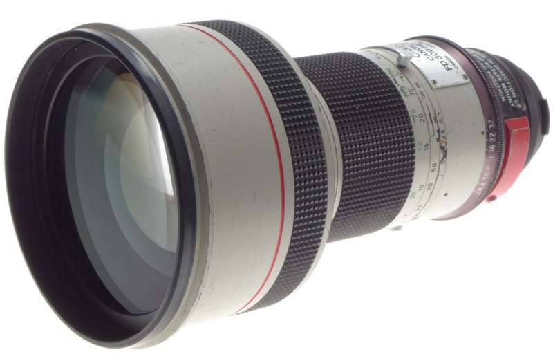 CANON BNC LENS FD 300mm 1:2.8 L SUPER FAST CAMERA LENS KIT BROAD CAST CASE XTRAS
