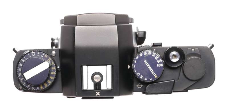 SLR Leica R3 Electronic Leitz Film camera body 35mm black with strap