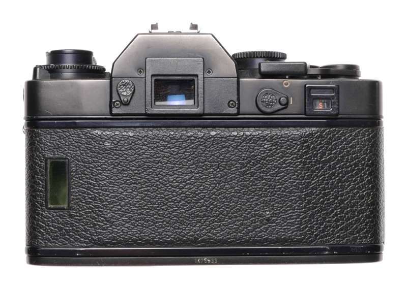 SLR Leica R3 Electronic Leitz Film camera body 35mm black with strap