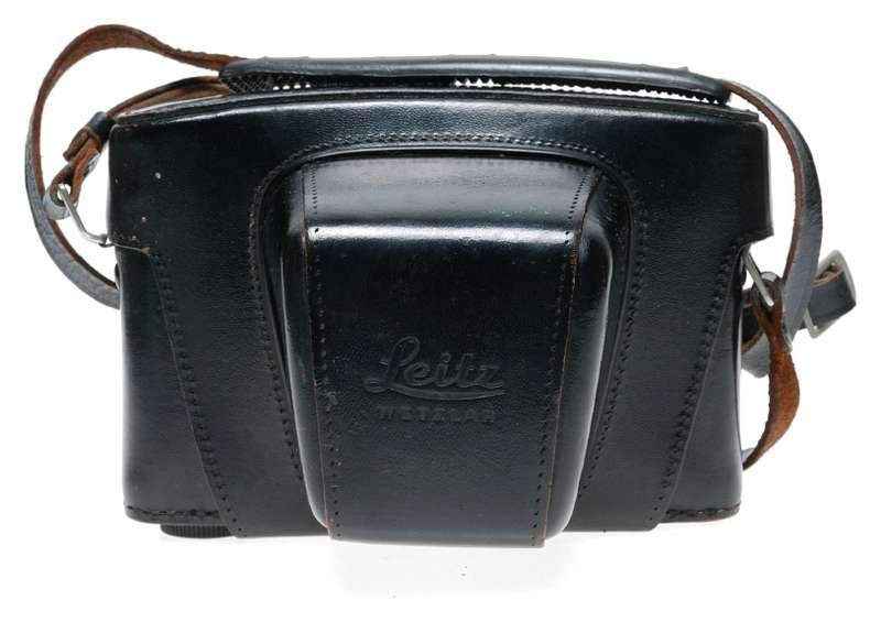 Leica Black leather ever ready SLR camea hard case with strap excellent