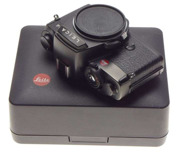 R4 Leica Black 35mm film Classic camera SLR pristine body with shell cased cap