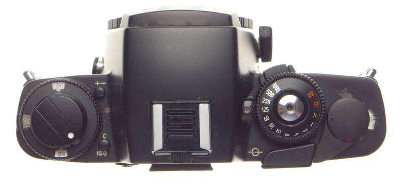 R4 Leica Black 35mm film Classic camera SLR pristine body with shell cased cap