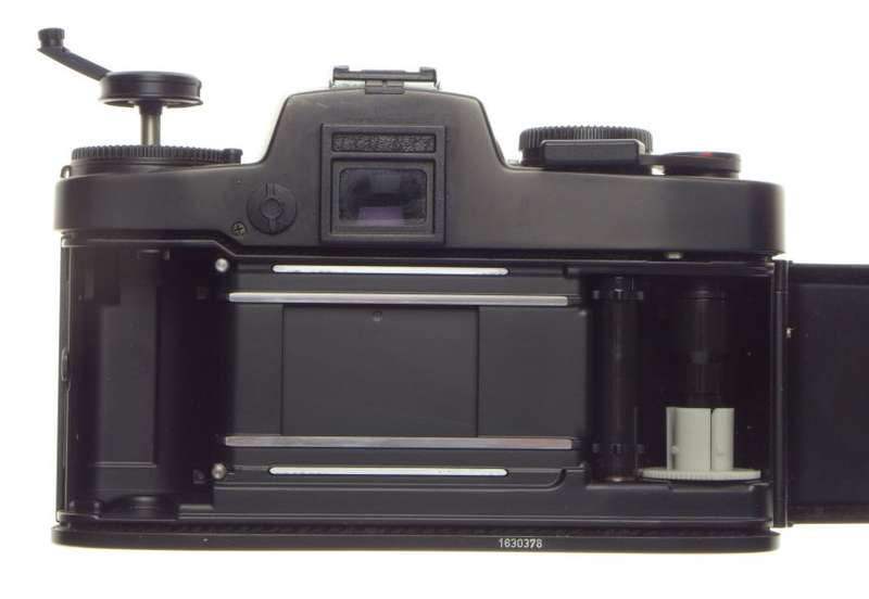 R4 Leica Black 35mm film Classic camera SLR pristine body with shell cased cap