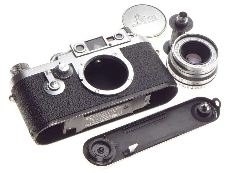 IIIG Leica Chrome 3g Camera with SUMMARON 3.5/3.5cm Compact lens f=35mm