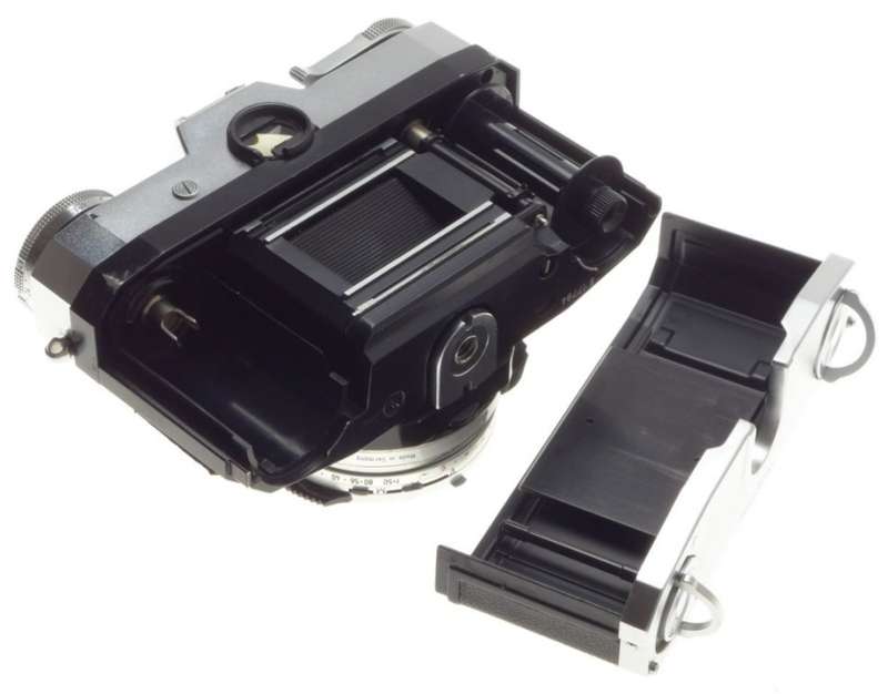 35mm CONTAFLEX ZEISS IKON FILM CAMERA CASED COMPUR-SYNCHRO SHUTTER TESSAR 2.8/50