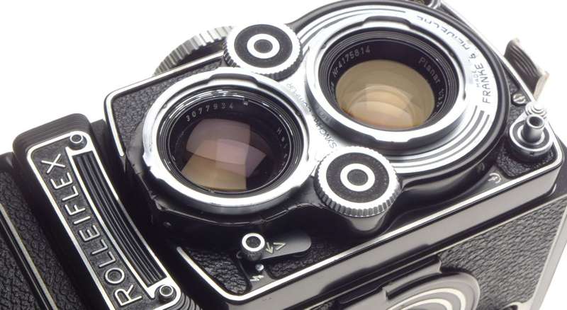 TLR Rolleiflex 3,5F Zeiss Planar 3.5/75mm coated lens 120 film camera with hood