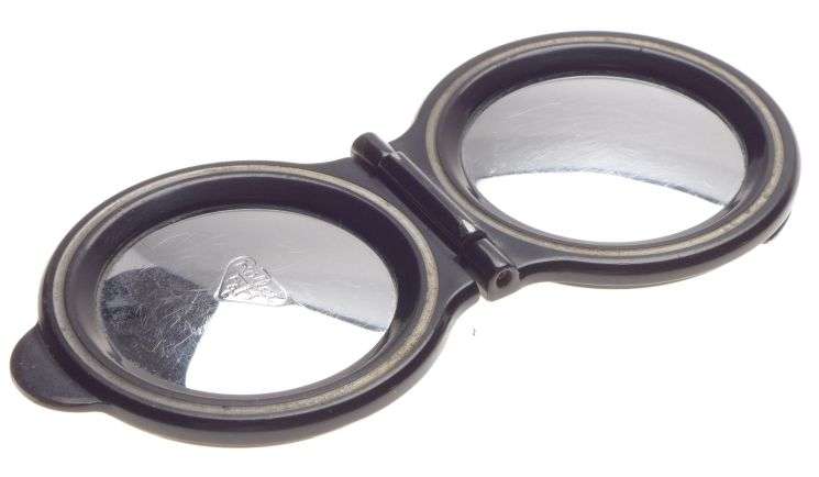 Rolleiflex metal reflecting folding flip up bayonet mount TLR camera lens cap