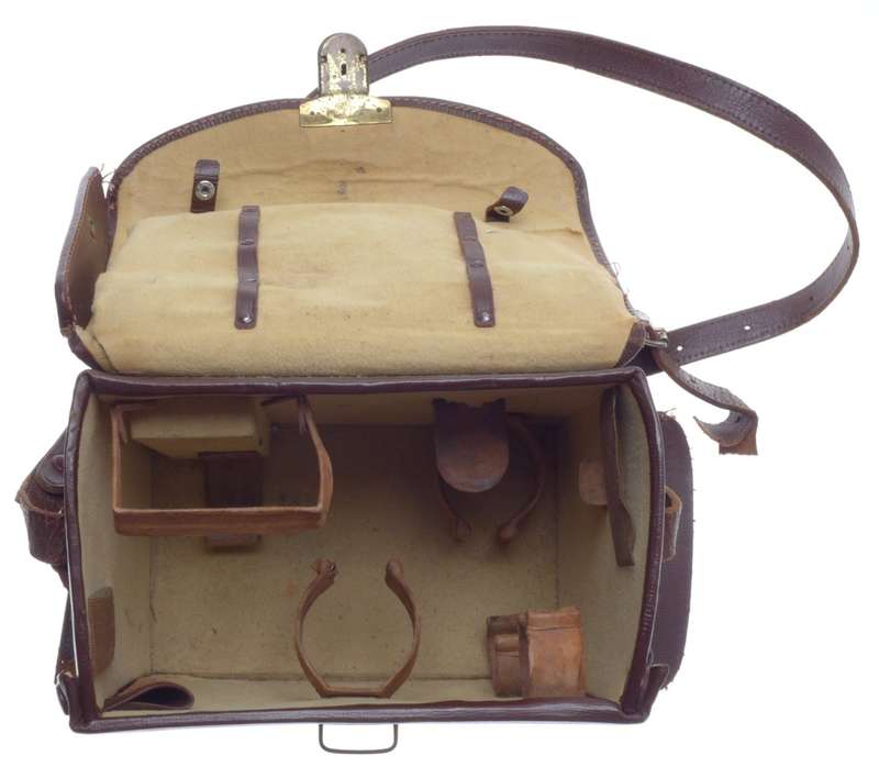 ALPA REFLEX CAMERA BAG OMNICA FLIGHT CASE CUSTOM MADE FOR ALPA 35mm SHOULDER BAG
