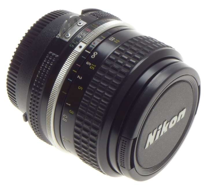 NIKON-AI 1:3.5 f=28mm VINTAGE SLR 35mm FILM CAMERA LENS 3.5/28 NIKKOR CLEAN CAPS