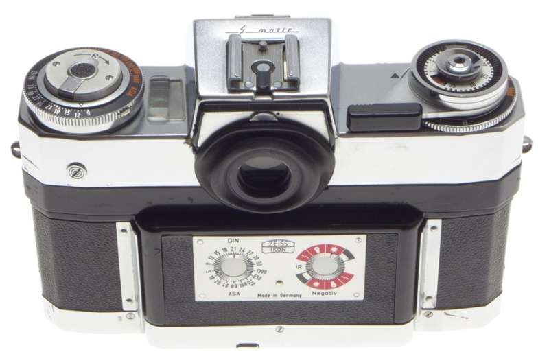 ZEISS IKON CONTAREX ELECTRONIC SLR VINTAGE FILM CAMERA DISTAGON 1:4 f=35mm LENS