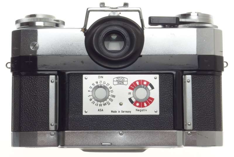 ZEISS IKON CONTAREX ELECTRONIC SLR VINTAGE FILM CAMERA DISTAGON 1:4 f=35mm LENS