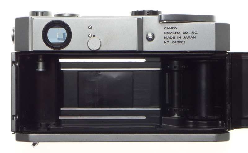 CANON Model 7 rangefinder chrome 35mm camera body only ready for 0.95/50mm lens