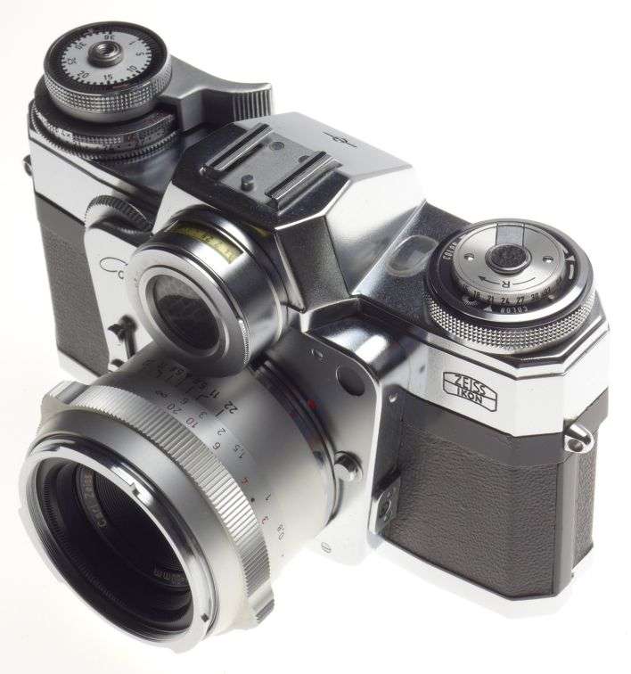 ZEISS CONTAREX Bullseye SLR 35mm chrome film camera Tessar 1:2.8/50mm lens cased