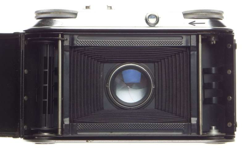 VOIGTLANDER BESSA II Camera Color-Skopar3.5/10.5cm Lens f=105mm Compur