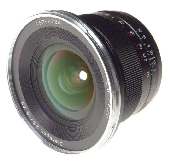 Carl Zeiss 3.5/18mm DISTAGON T* ZE f=18mm wide angle lens new hood caps mint box