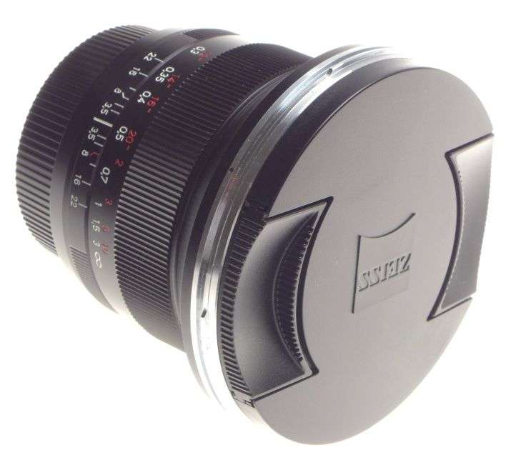 Carl Zeiss 3.5/18mm DISTAGON T* ZE f=18mm wide angle lens new hood caps mint box