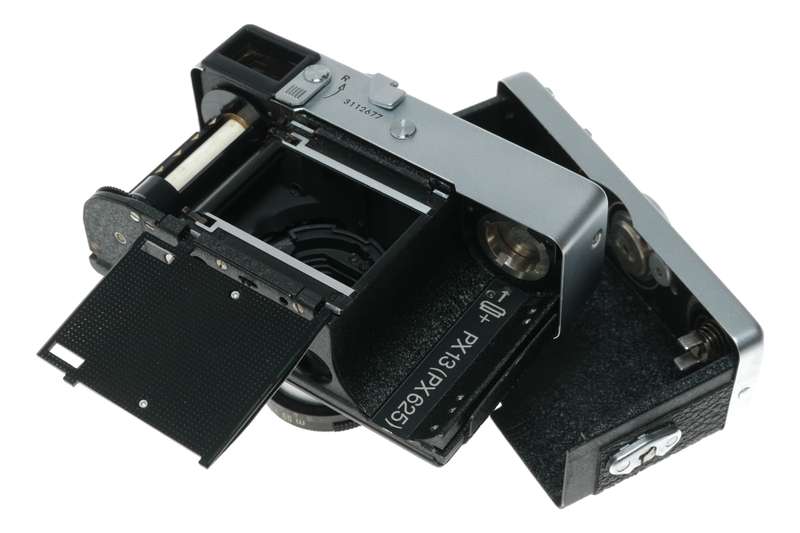 Rollei 35 compact film camera Zeiss Tessar 1:3.5 f=40mm lens set