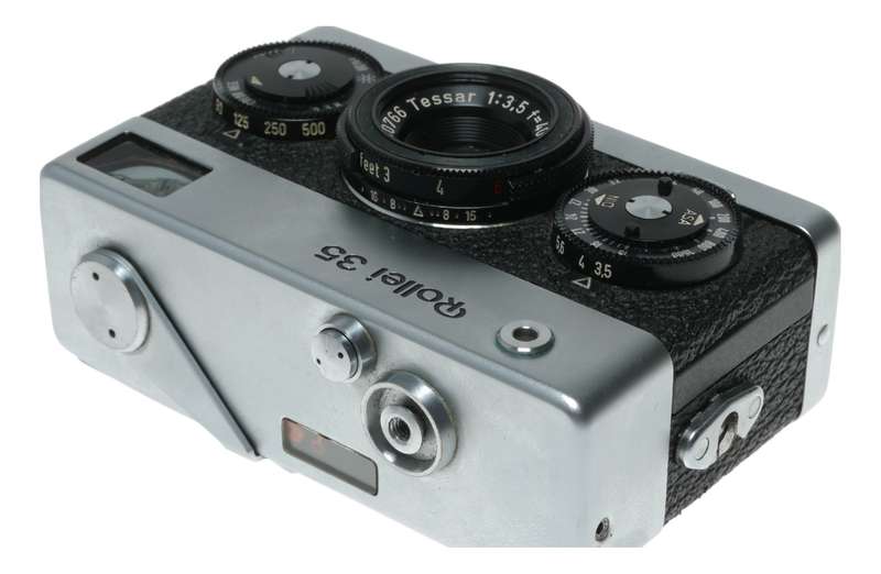 Rollei 35 compact film camera Zeiss Tessar 1:3.5 f=40mm lens set