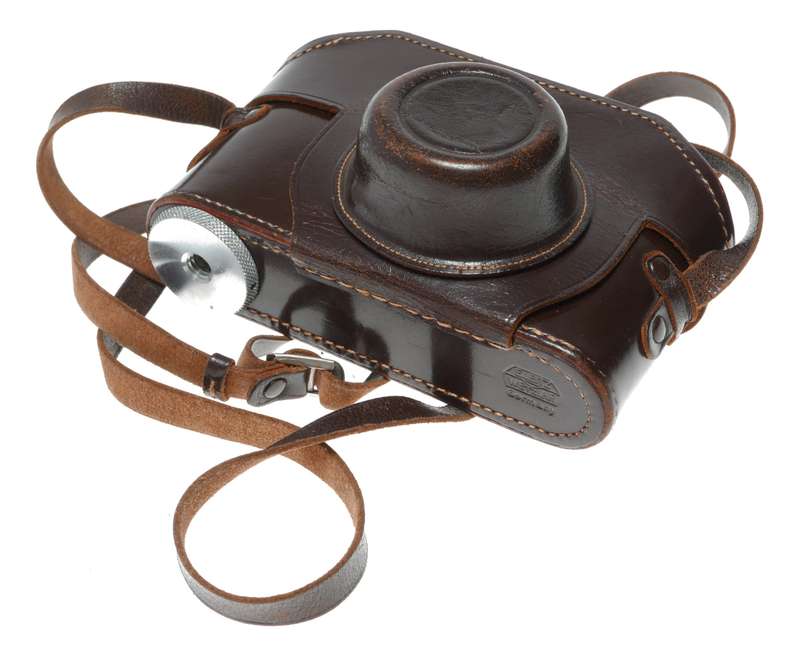 Leitz Wetzlar RF vintage original leather camera case with neck strap