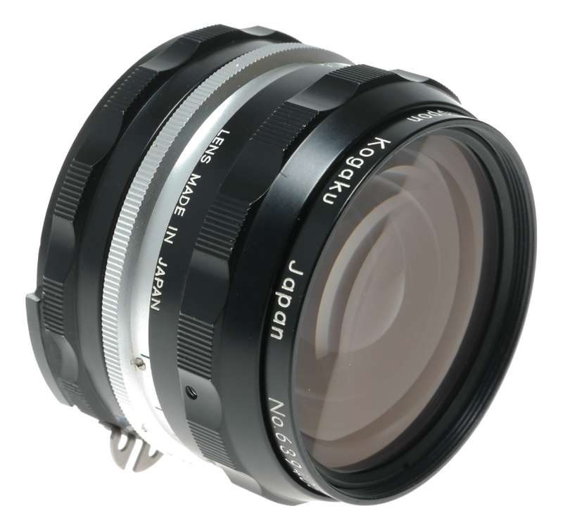 Nikkor-H f=28mm auto 1:3.5 f=2.8cm Nippon 35mm slr lens caps Box