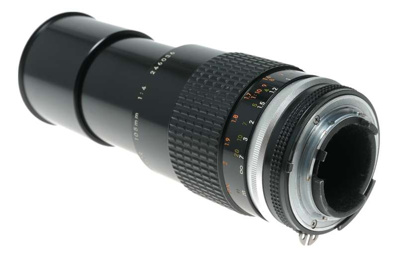 Micro-Nikkor 105mm f4 SLR ai-s film camera lens 1:4/105mm