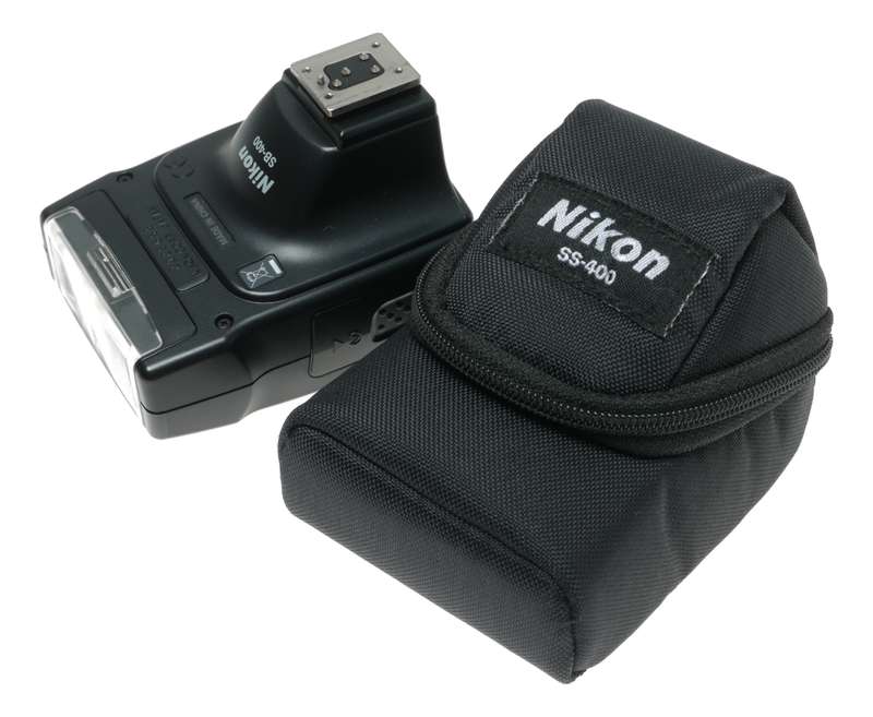 Nikon SB-200 Speedlight Flash accessory with pouch