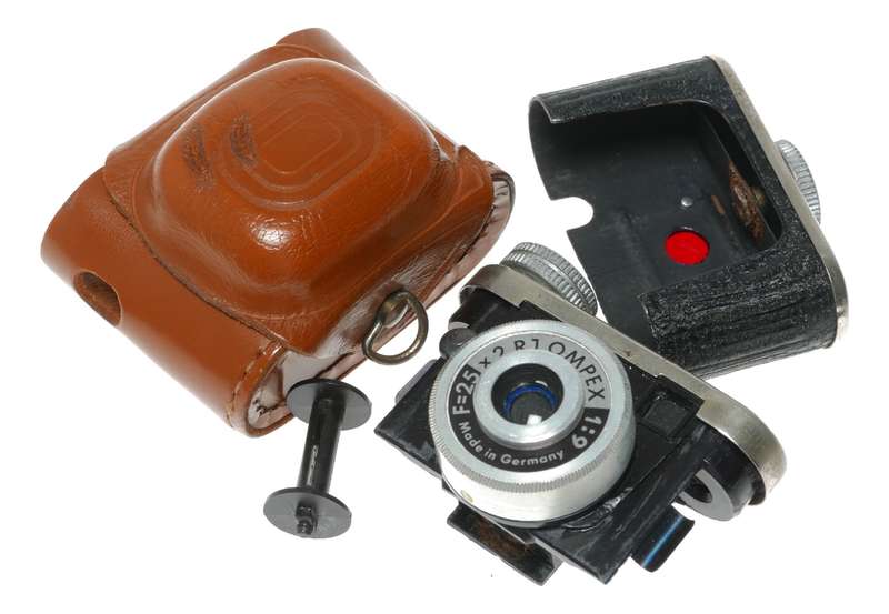 RJ Ompex 1:9 f=25 sub-miniature spy film camera in leather case Kunik Walter