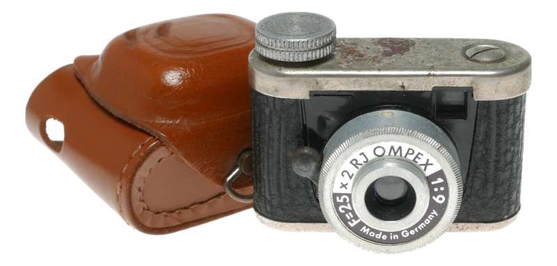 RJ Ompex 1:9 f=25 sub-miniature spy film camera in leather case Kunik Walter