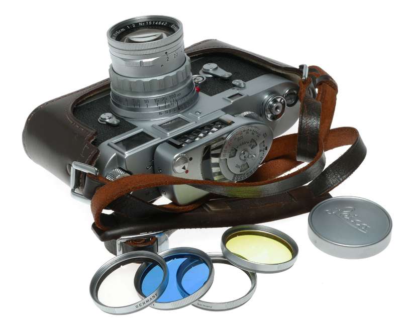 Leica M3 35mm RF film camera Summicron f=5cm 1:2 lens Meter MC filters half case