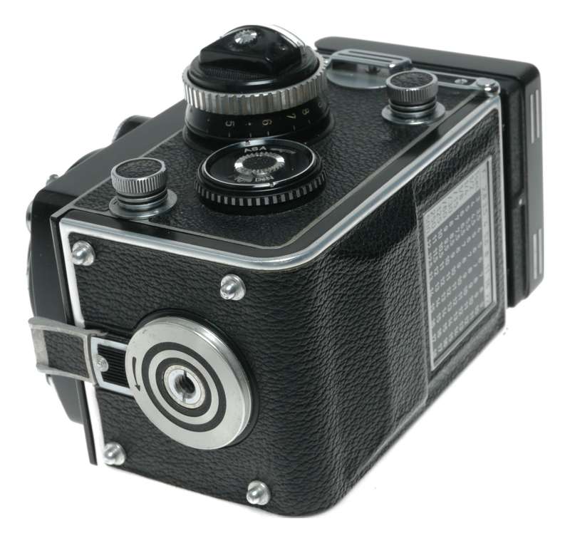 Rolleiflex TLR film camera Zeiss Planar 1:2.8 f=80mm in leather case with strap
