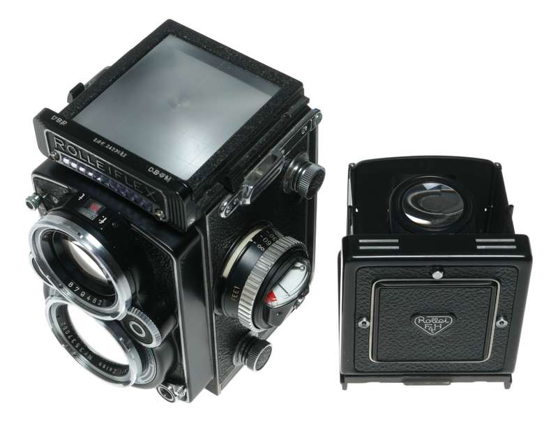Rolleiflex TLR film camera Zeiss Planar 1:2.8 f=80mm in leather case with strap