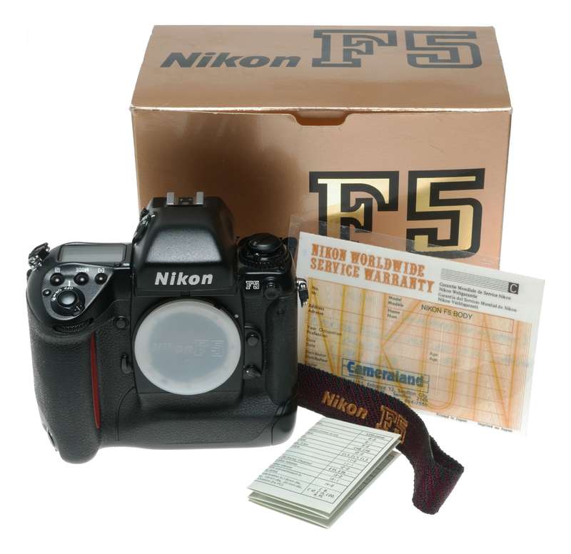 Nikon F5 35mm film SLR camera body in original box papers strap