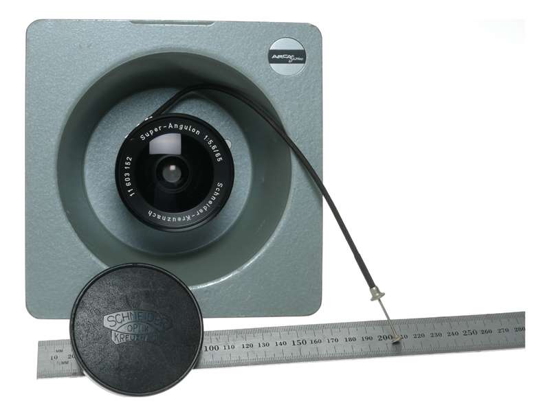 Schneider Kreuznach Super-Angulon 1:5.6/65 camera lens Arca-Swiss lens board