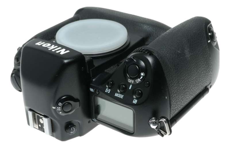 Nikon F5 35mm film SLR camera body in original box papers strap
