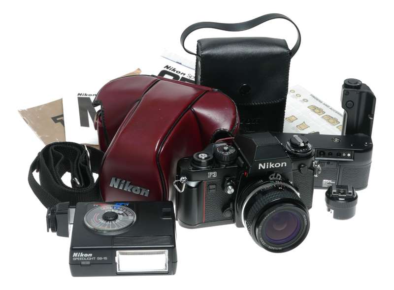 Nikon F3 35mm film SLR camera Nikkor 1:3.5 28mm MD-4 Motor SB-15 Speedlite Accessories