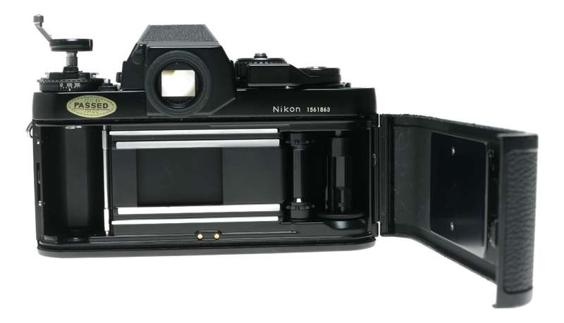 Nikon F3 35mm film SLR camera Nikkor 1:3.5 28mm MD-4 Motor SB-15 Speedlite Accessories