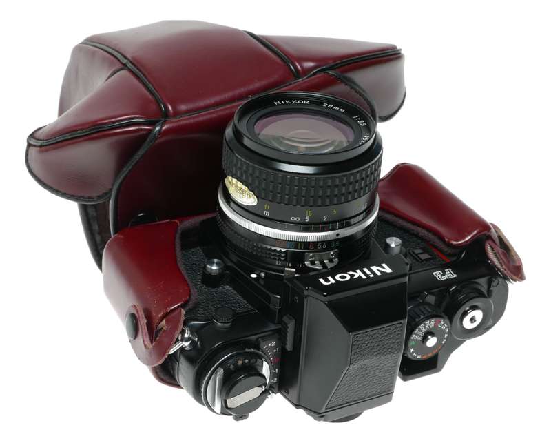 Nikon F3 35mm film SLR camera Nikkor 1:3.5 28mm MD-4 Motor SB-15 Speedlite Accessories