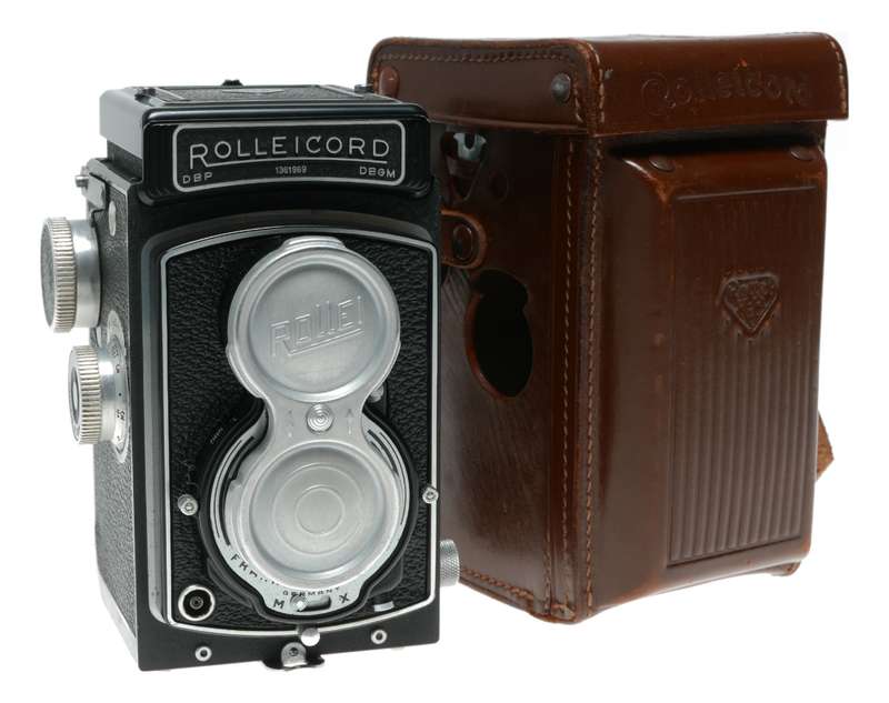 Rolleicord TLR camera Schneider Xenar 3.5/75 twin caps in leather case